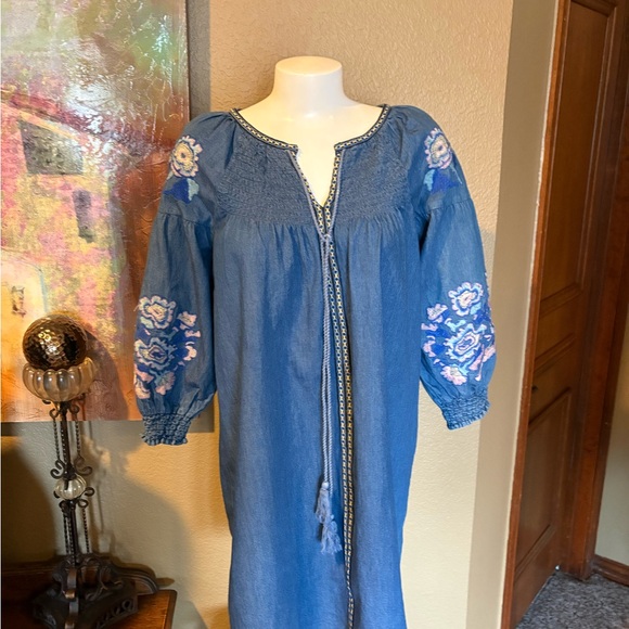 Romeo & Juliet Couture Dresses & Skirts - Romeo & Juliet Embroidered Bohemian Dress